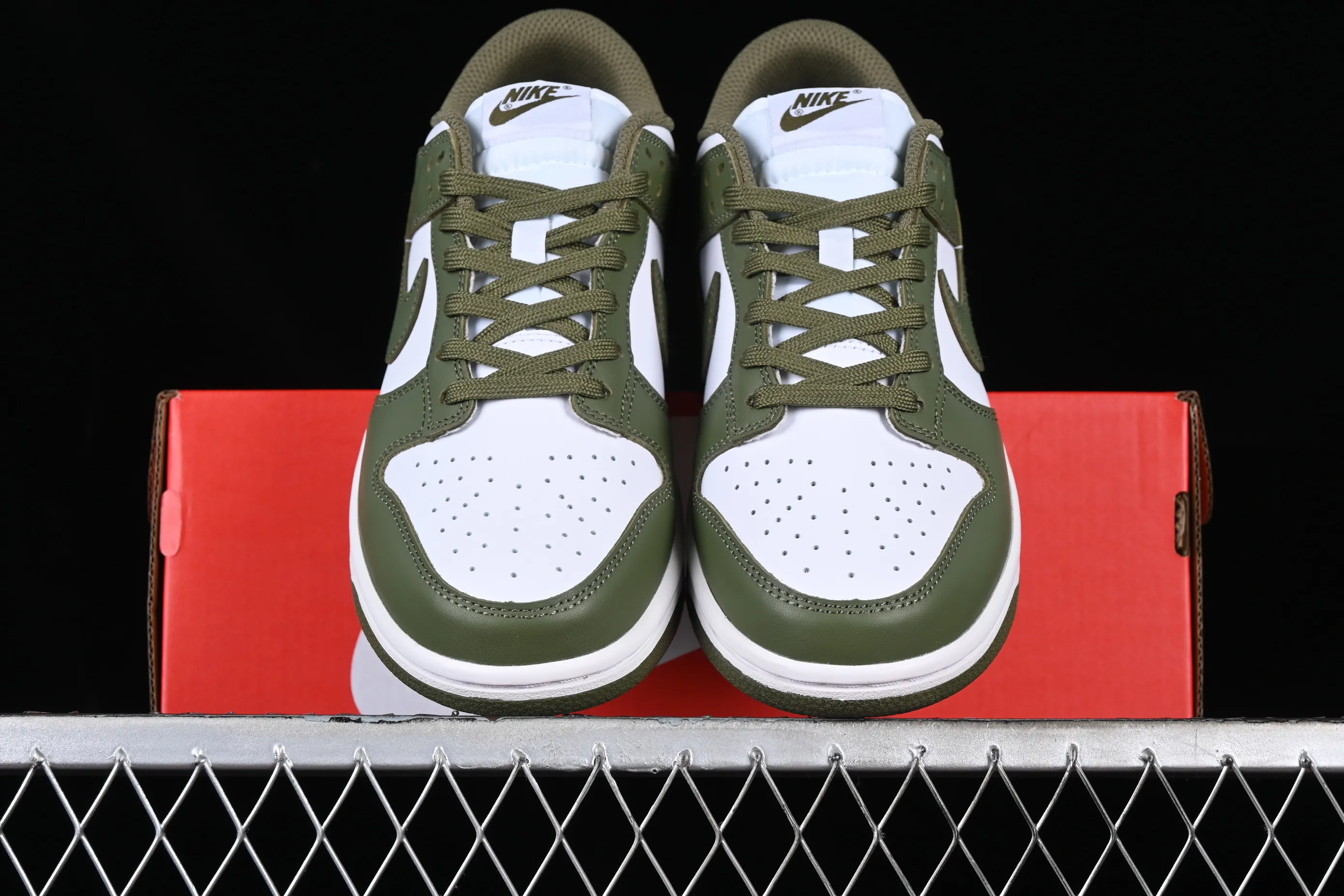 All categories Nk SB Dunk series Nk SB Dunk Low low-top sneakers J version Nk Dunk Low olive green SB smashed backboard fashion casual sneakers DD1503-120